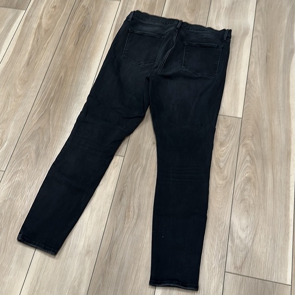 EUC Women’s Nordstrom’s FRAME Brand Size 32 Stretch Gray Black Distressed Jeans - Picture 9 of 10